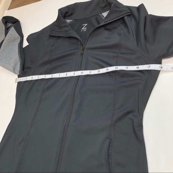 Z by Zella Jacket Grey & Black Thumb holes pockets - Picture 5 of 8